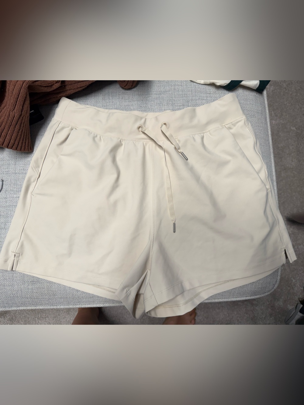 Old Navy Cream Drawstring Athletic Shorts